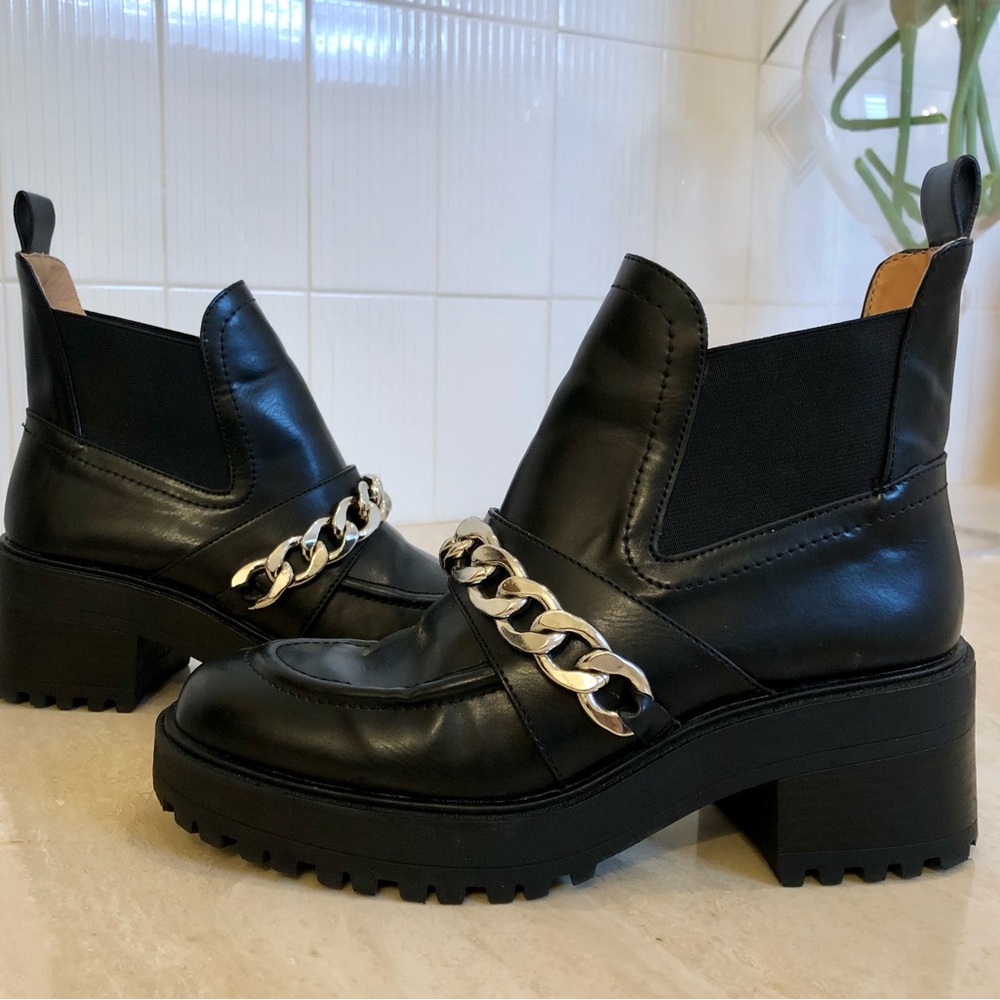 Zara Black Leather Chunky Chelsea Boots with Silver Chain